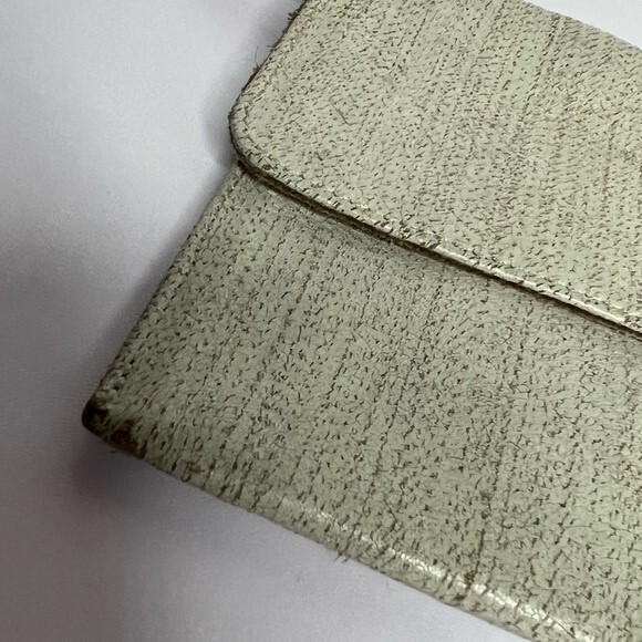 m0851 Cream Leather Envelope Snap Close Clutch/Wristlet - Picture 5 of 11